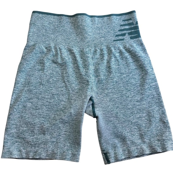 New Balance Green Biker Shorts Size Medium - Picture 1 of 9